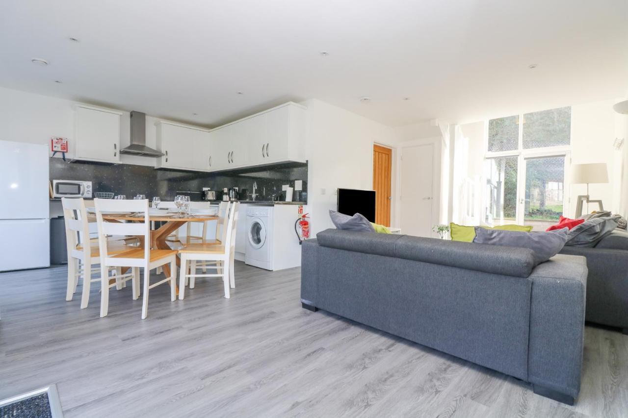 Sea Breeze 17 Gannel Holiday home *